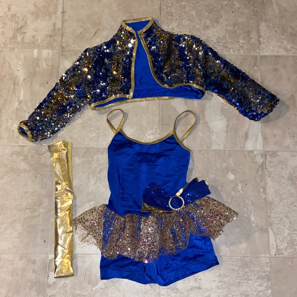 Dance costume size: kids medium